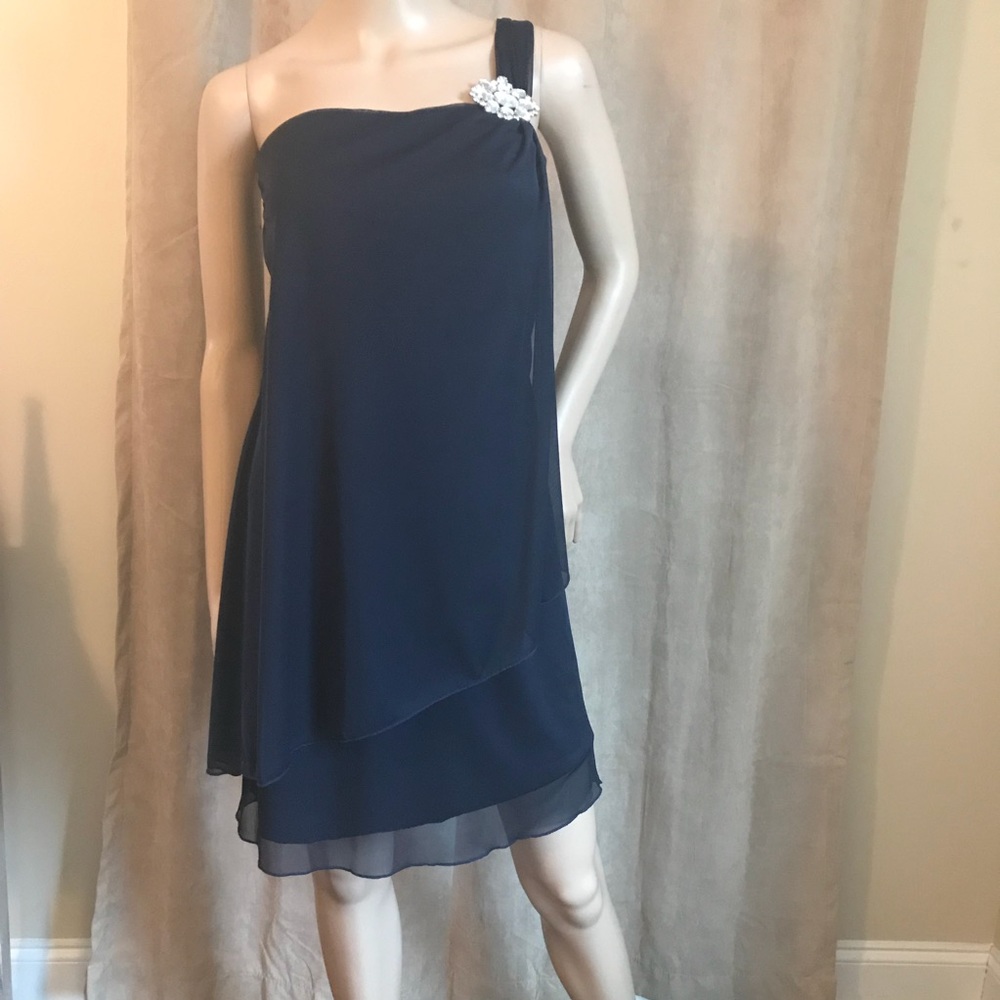 👗NWOT Formal dark blue one shoulder dress